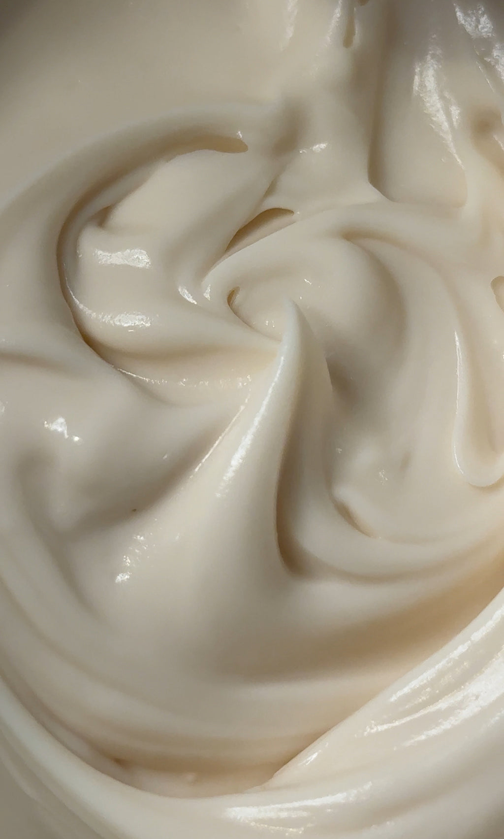 Lightweight beef tallow body lotion by DAEAR